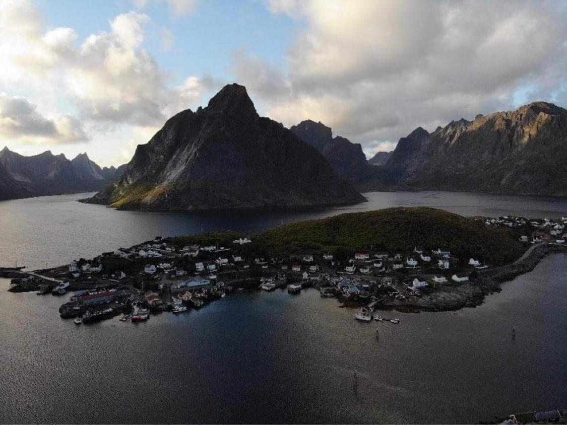 Madelhea Cabin- Seaview Lodge Reine Exteriör bild